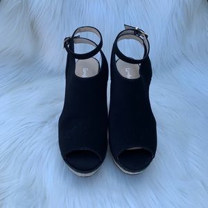 Limelight Khloe Black Wedges SZ 9